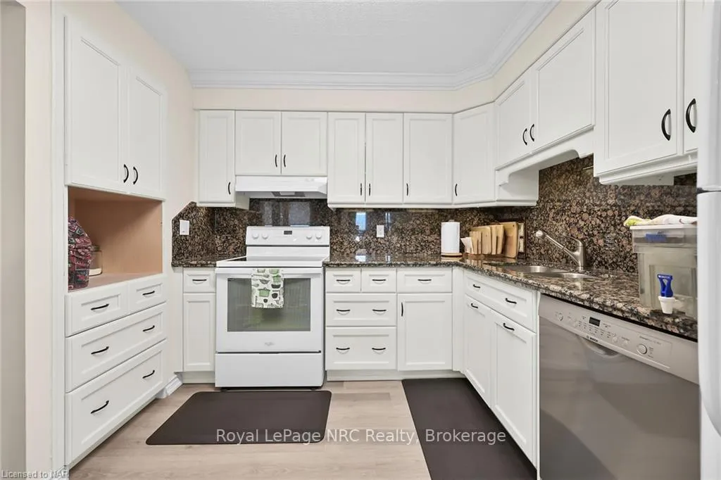 Photo 5 of Unit 1905, 301 Frances Avenue, Hamilton, Lakeshore — HOMEH