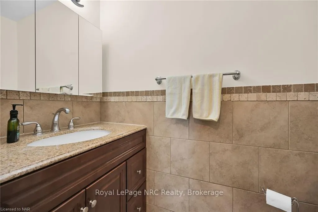 Photo 10 of Unit 1905, 301 Frances Avenue, Hamilton, Lakeshore — HOMEH