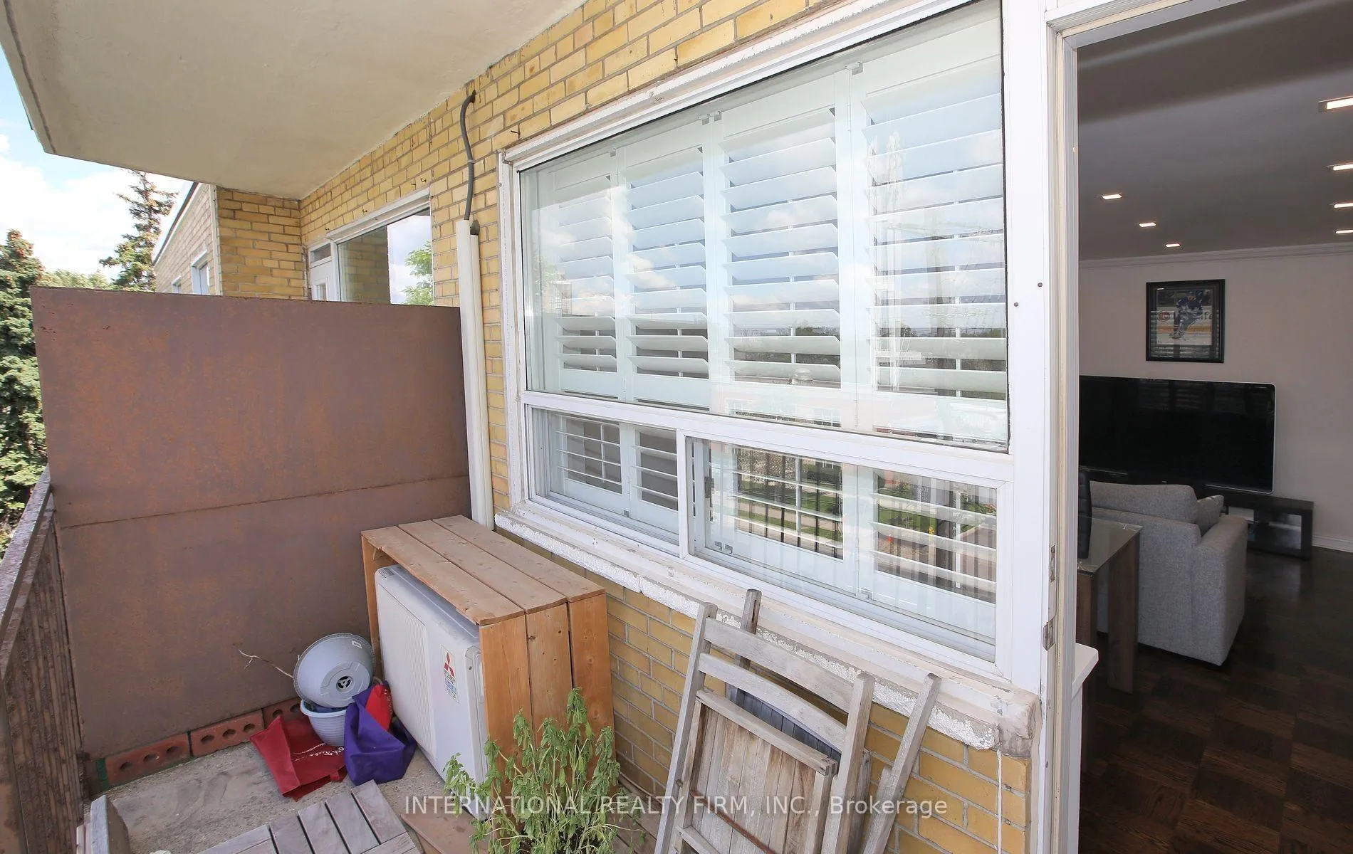 Photo 12 of Unit 405, 219 Wilson Street, Toronto, Bedford Park-Nortown — HOMEH