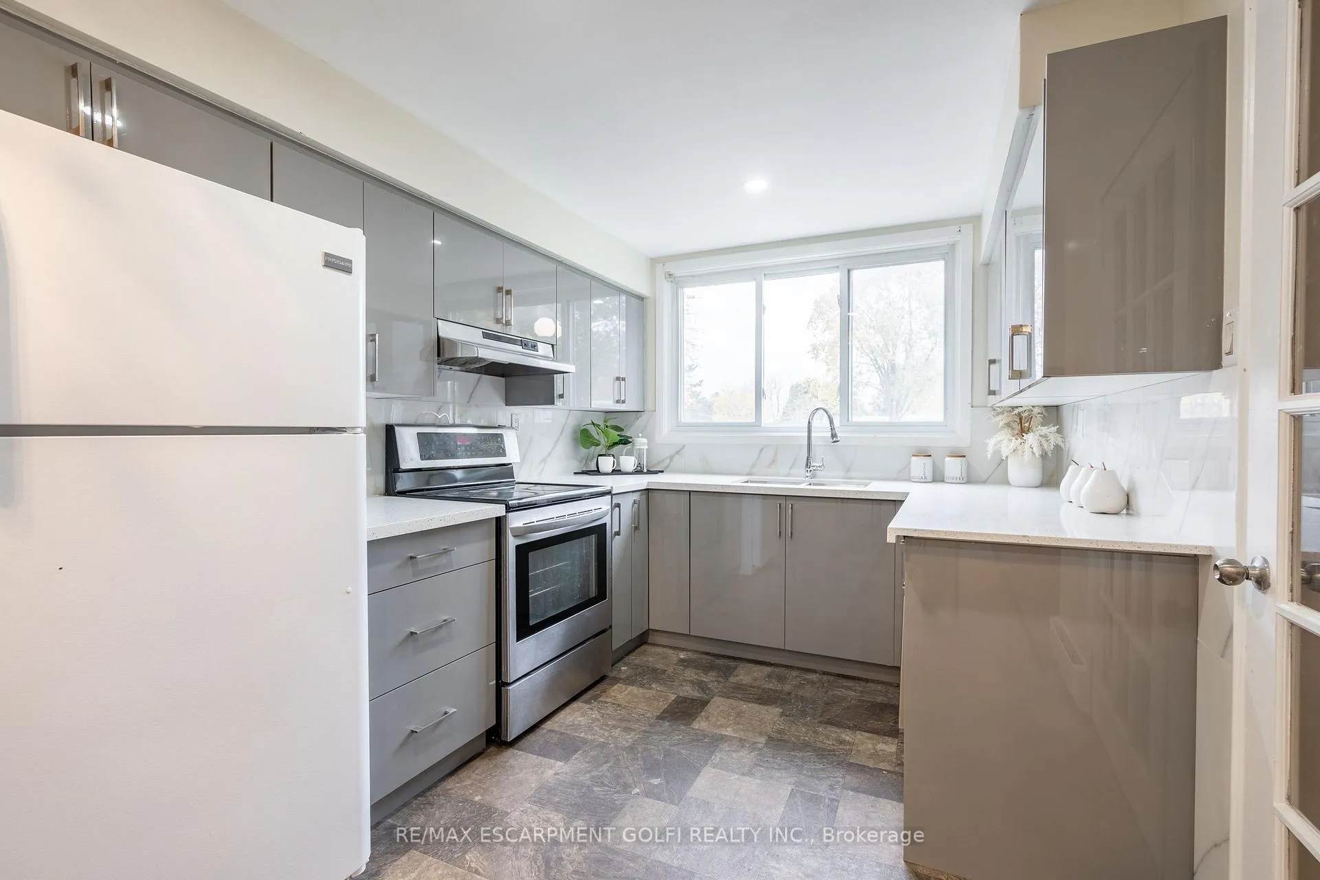 Photo 13 of Unit B52, 25 Britten Close, Hamilton, Rolston — HOMEH