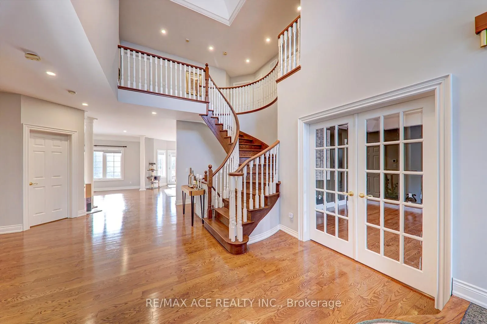 Photo 5 of 10 Stonehart Street, Caledon, Palgrave — HOMEH