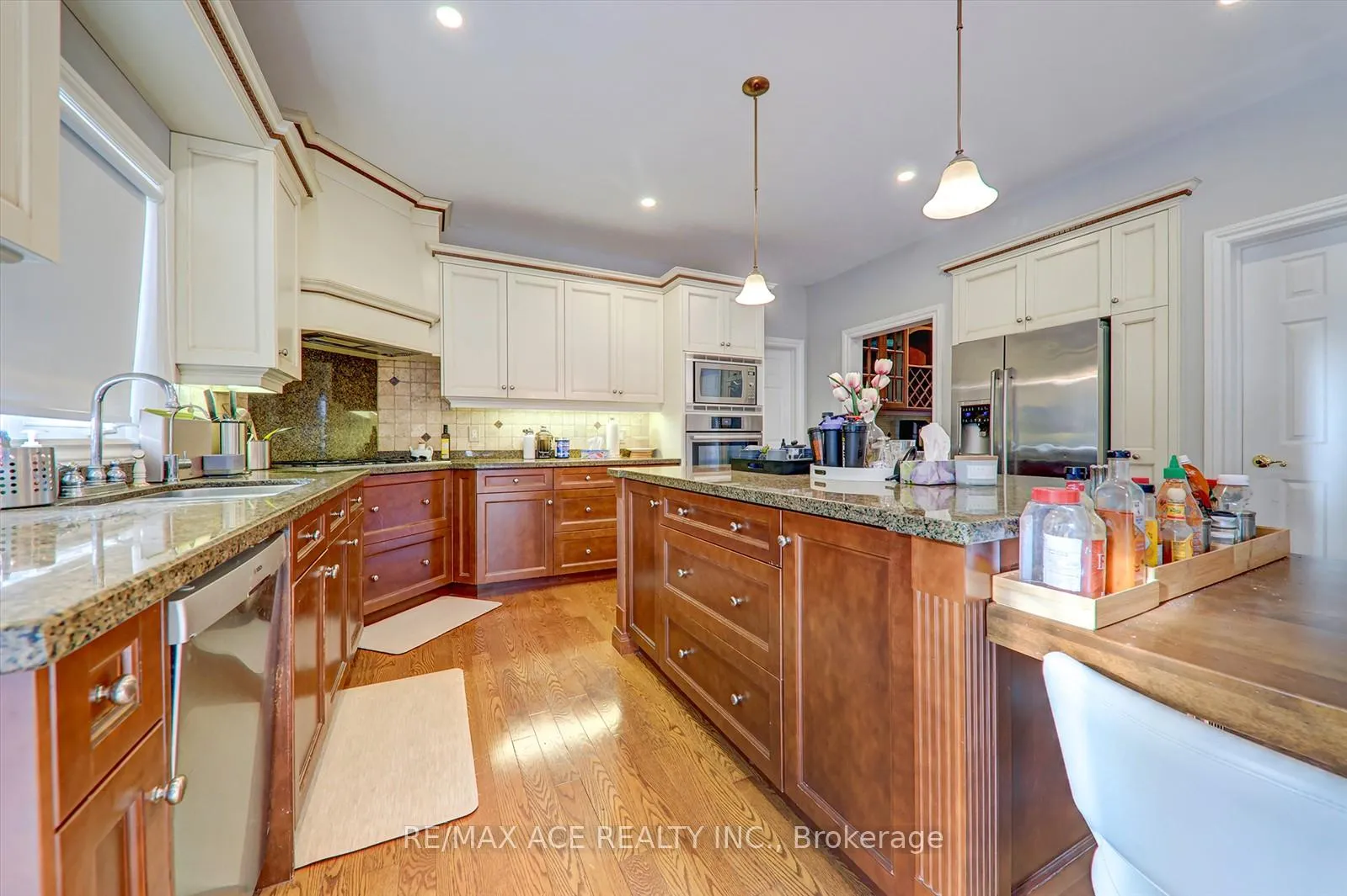 Photo 11 of 10 Stonehart Street, Caledon, Palgrave — HOMEH