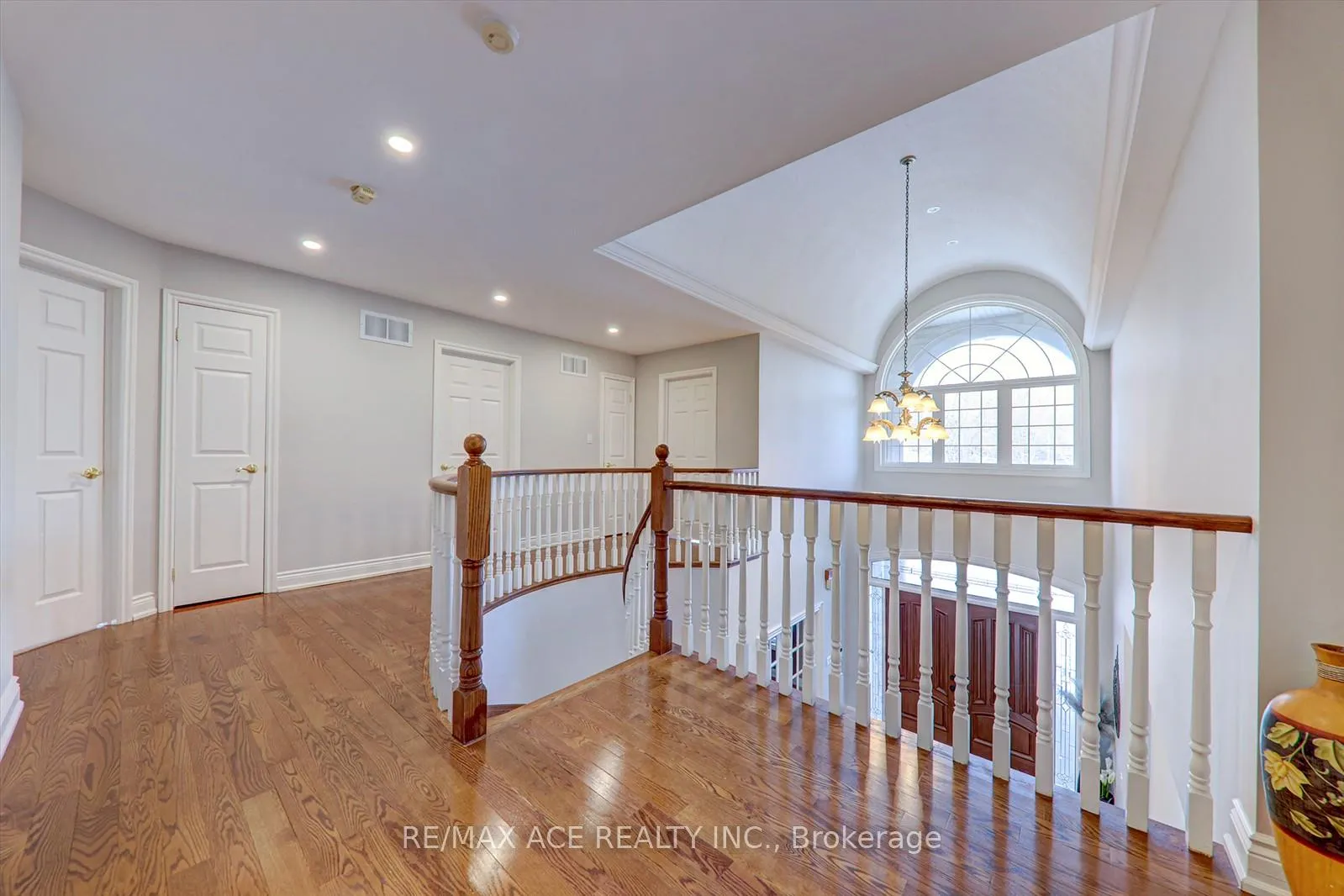 Photo 13 of 10 Stonehart Street, Caledon, Palgrave — HOMEH