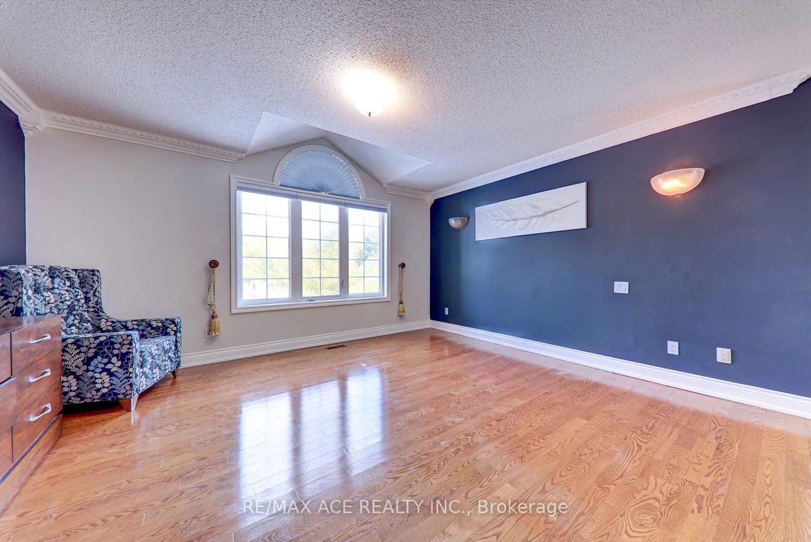 Photo 14 of 10 Stonehart Street, Caledon, Palgrave — HOMEH