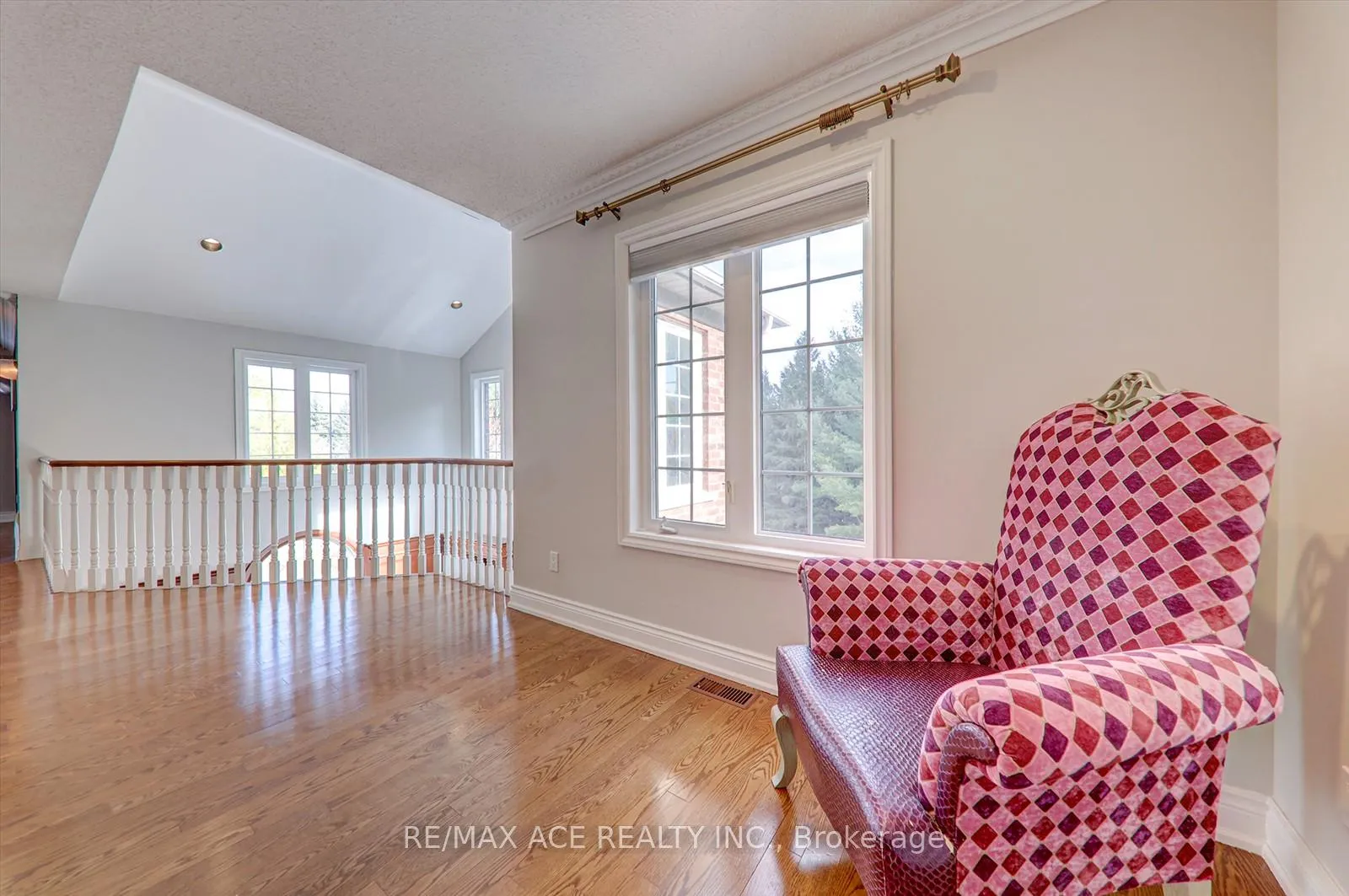 Photo 16 of 10 Stonehart Street, Caledon, Palgrave — HOMEH