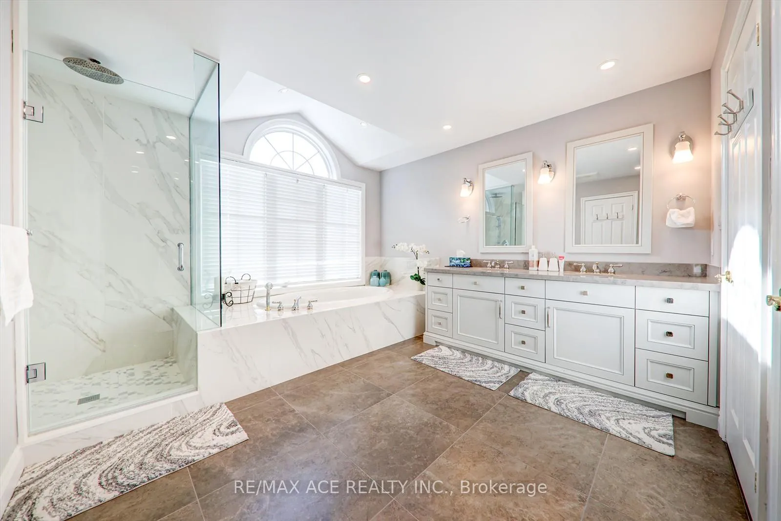 Photo 17 of 10 Stonehart Street, Caledon, Palgrave — HOMEH