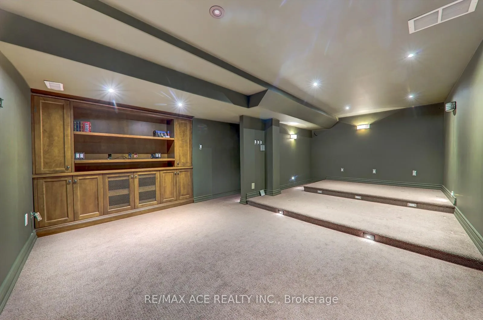 Photo 32 of 10 Stonehart Street, Caledon, Palgrave — HOMEH