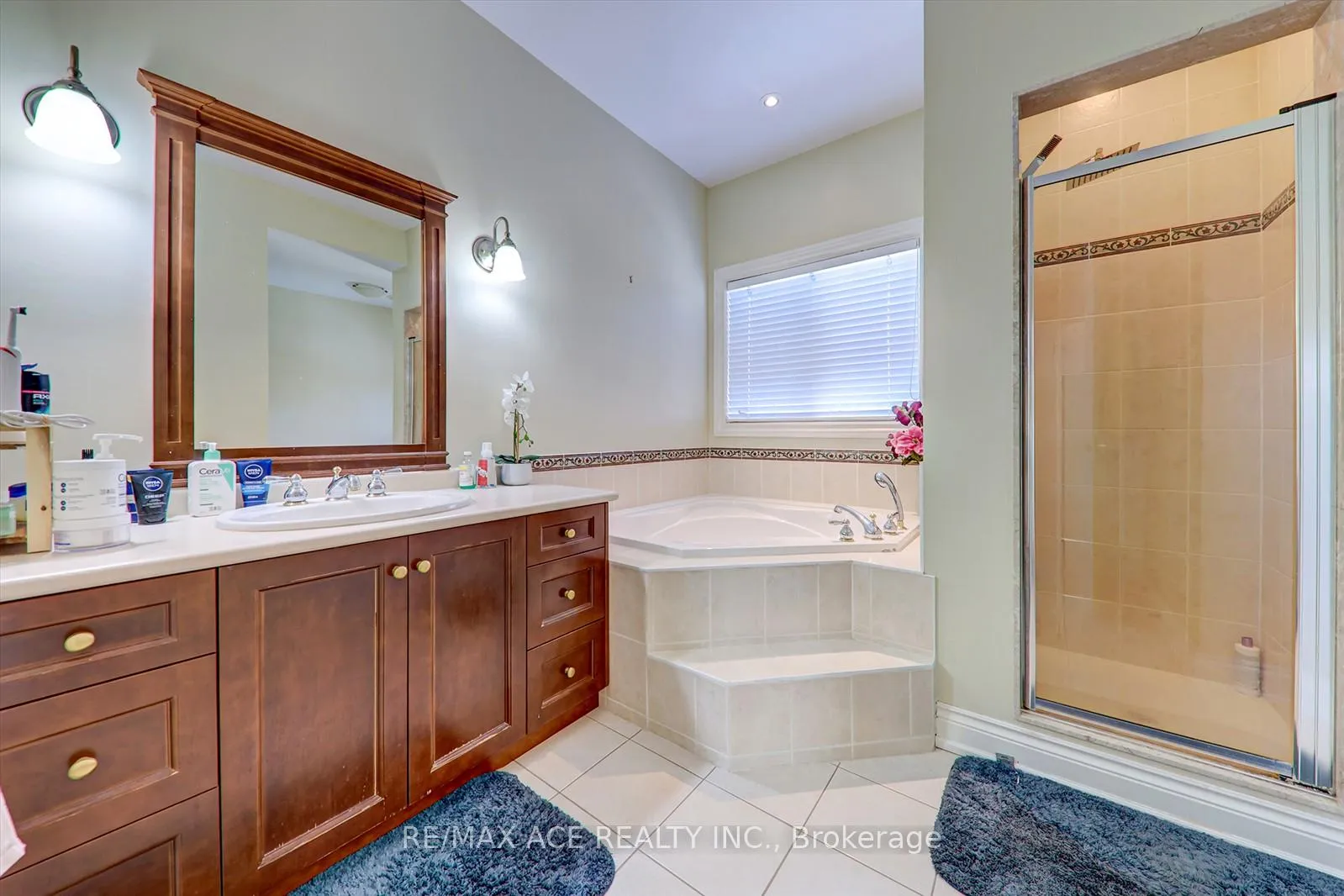 Photo 39 of 10 Stonehart Street, Caledon, Palgrave — HOMEH