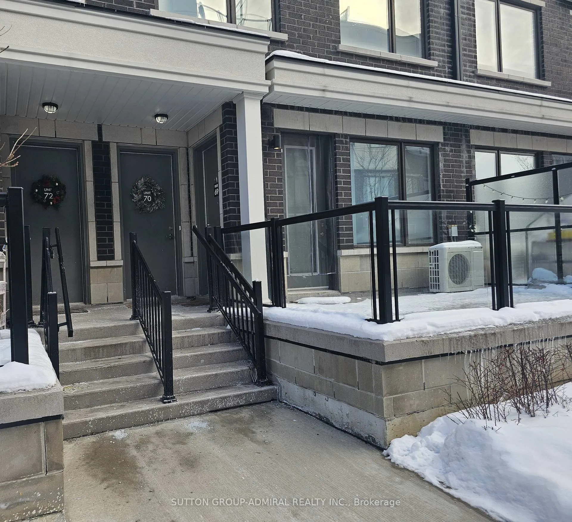 Photo 3 of Unit 69, 400 Alex Gardner Circle, Aurora, Aurora Heights — HOMEH