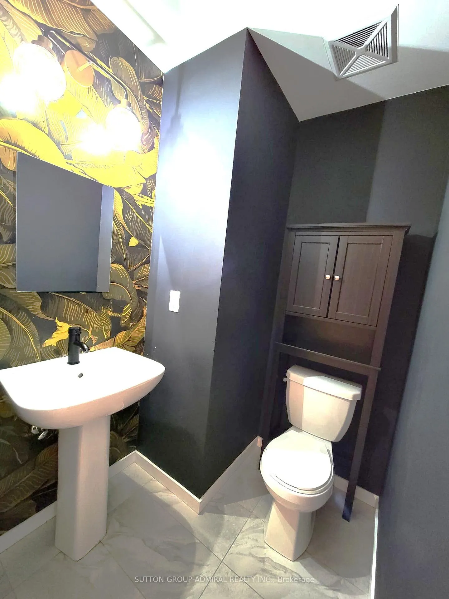 Photo 7 of Unit 69, 400 Alex Gardner Circle, Aurora, Aurora Heights — HOMEH