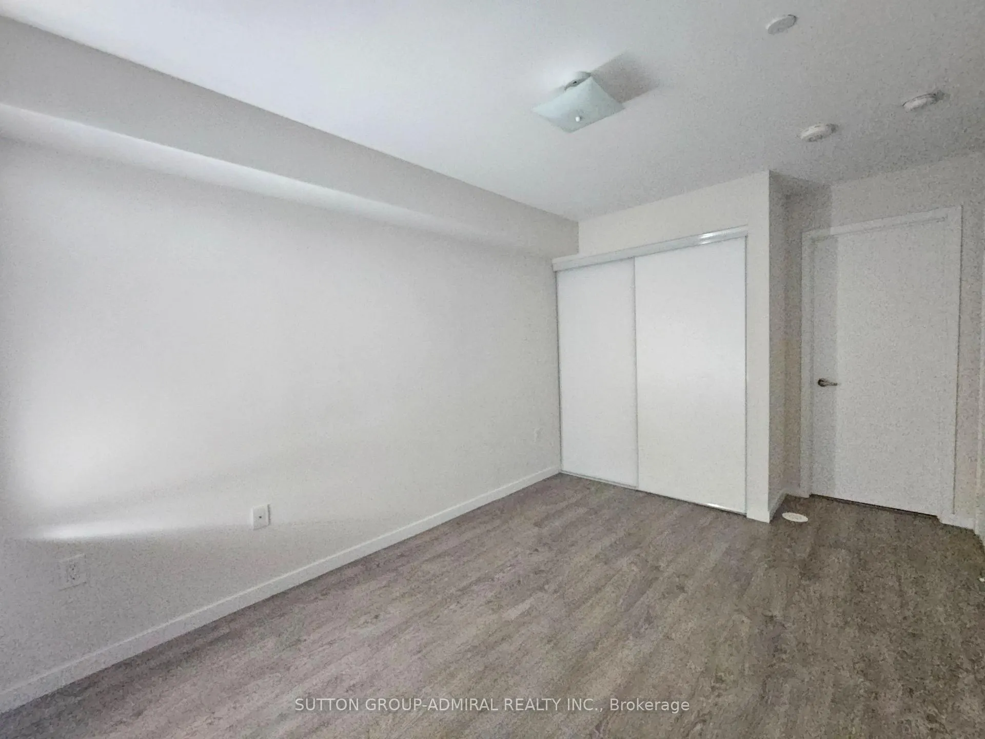 Photo 12 of Unit 69, 400 Alex Gardner Circle, Aurora, Aurora Heights — HOMEH