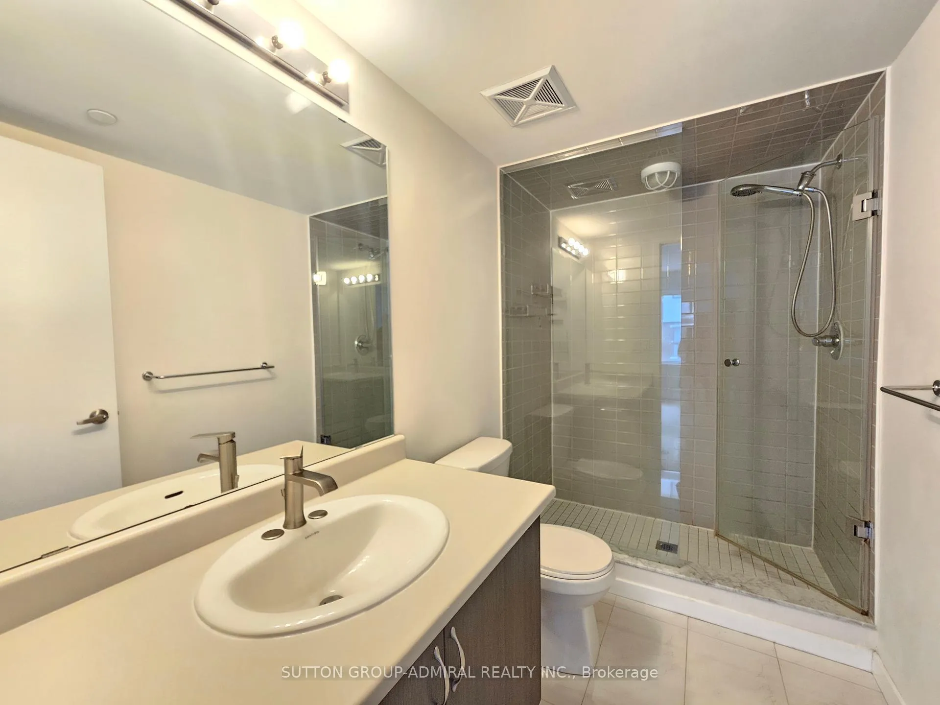 Photo 13 of Unit 69, 400 Alex Gardner Circle, Aurora, Aurora Heights — HOMEH
