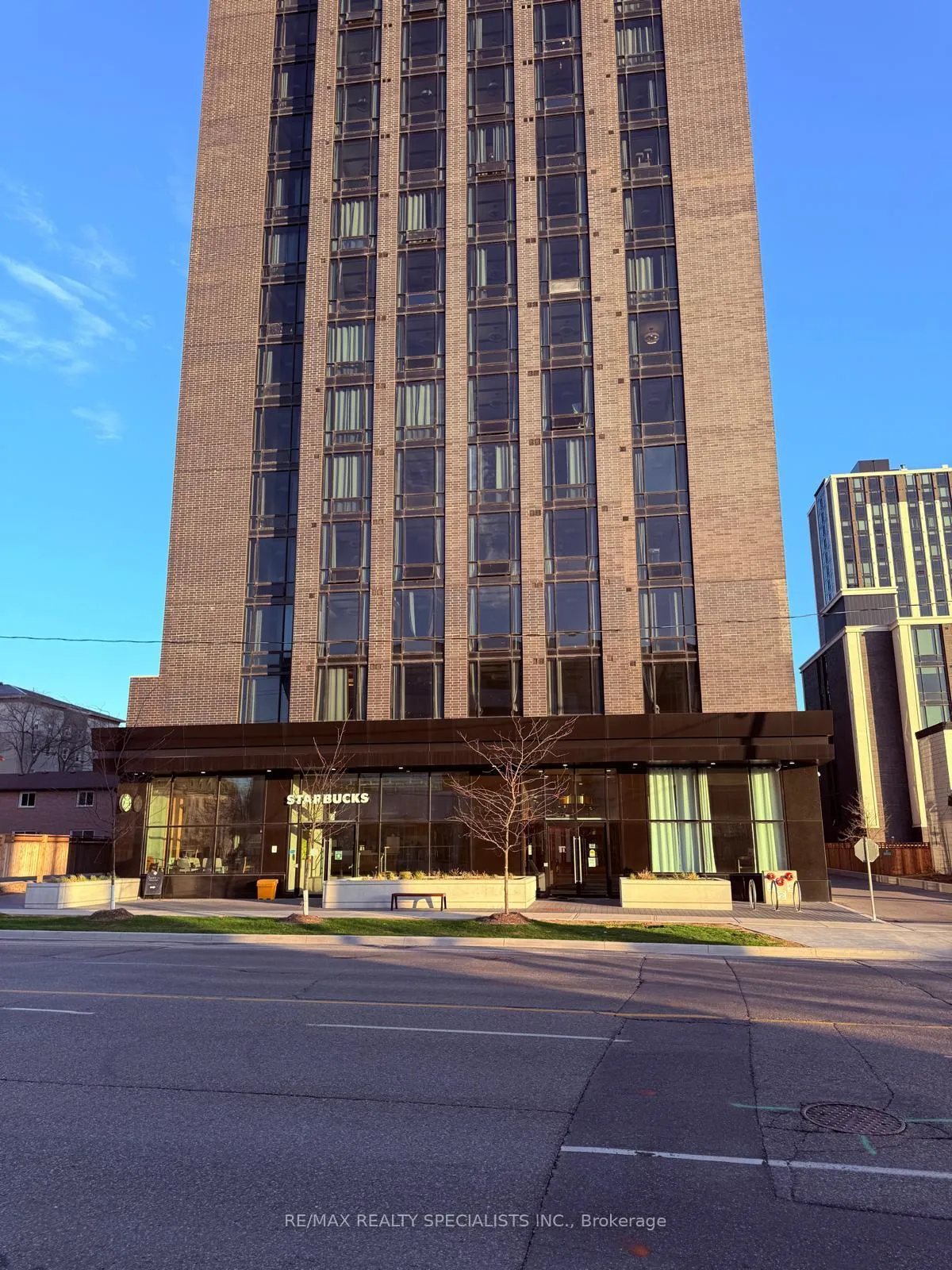 Front of Unit 533, 145 Columbia Street W