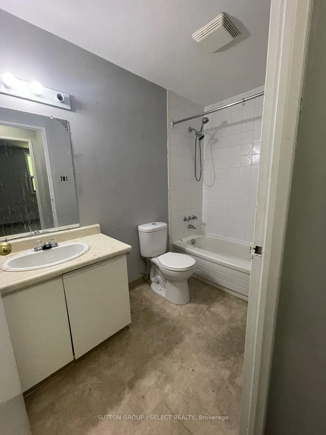 Photo 18 of Unit 204, 140 Park Avenue E, Chatham-Kent, Chatham — HOMEH