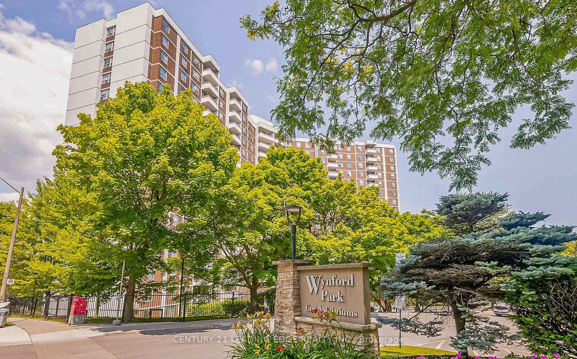 Front of Unit PH04, 10 Edgecliff Golfway