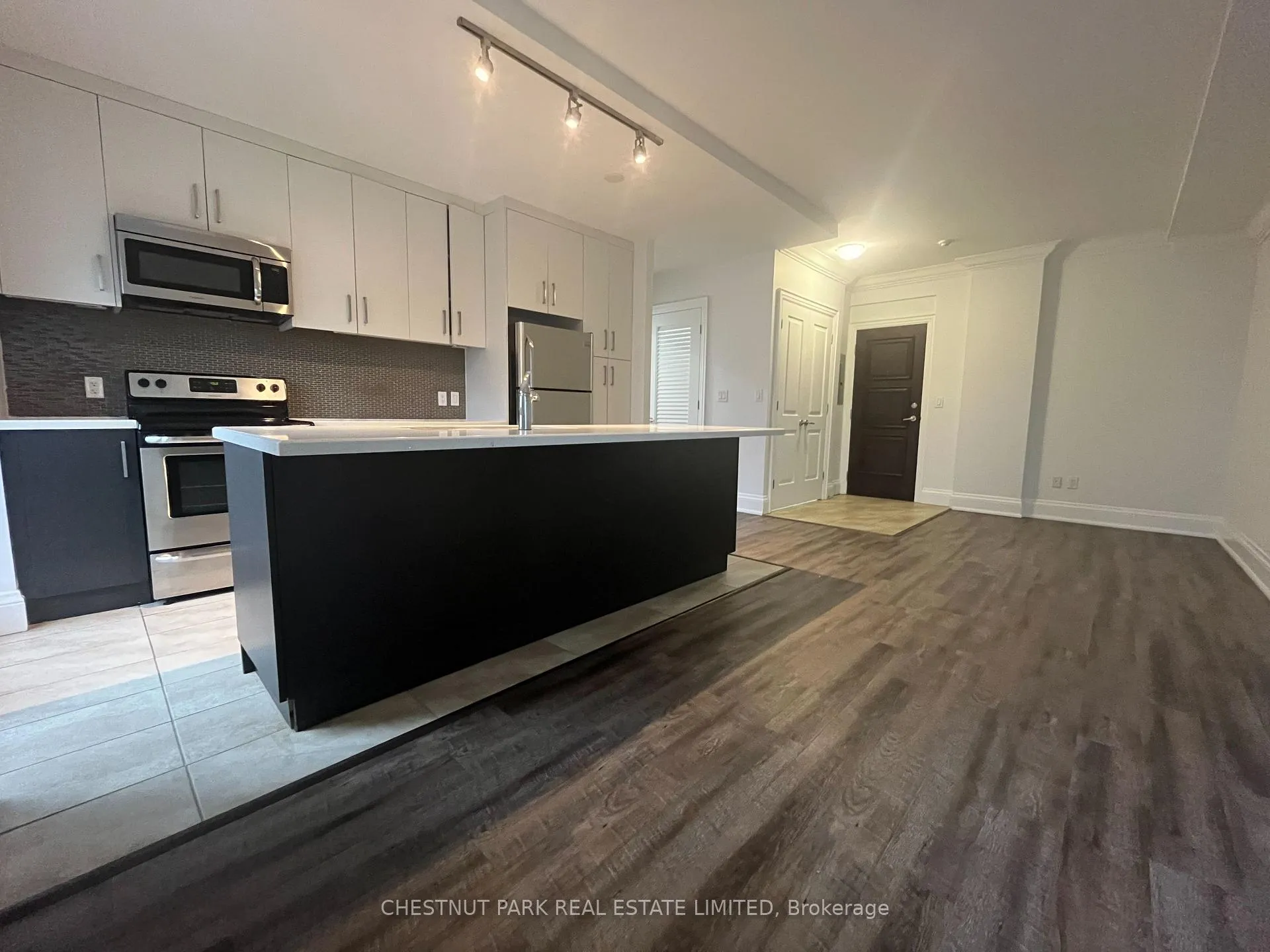 Photo 6 of Unit 304, 3443 Bathurst Street, Toronto, Bedford Park-Nortown — HOMEH