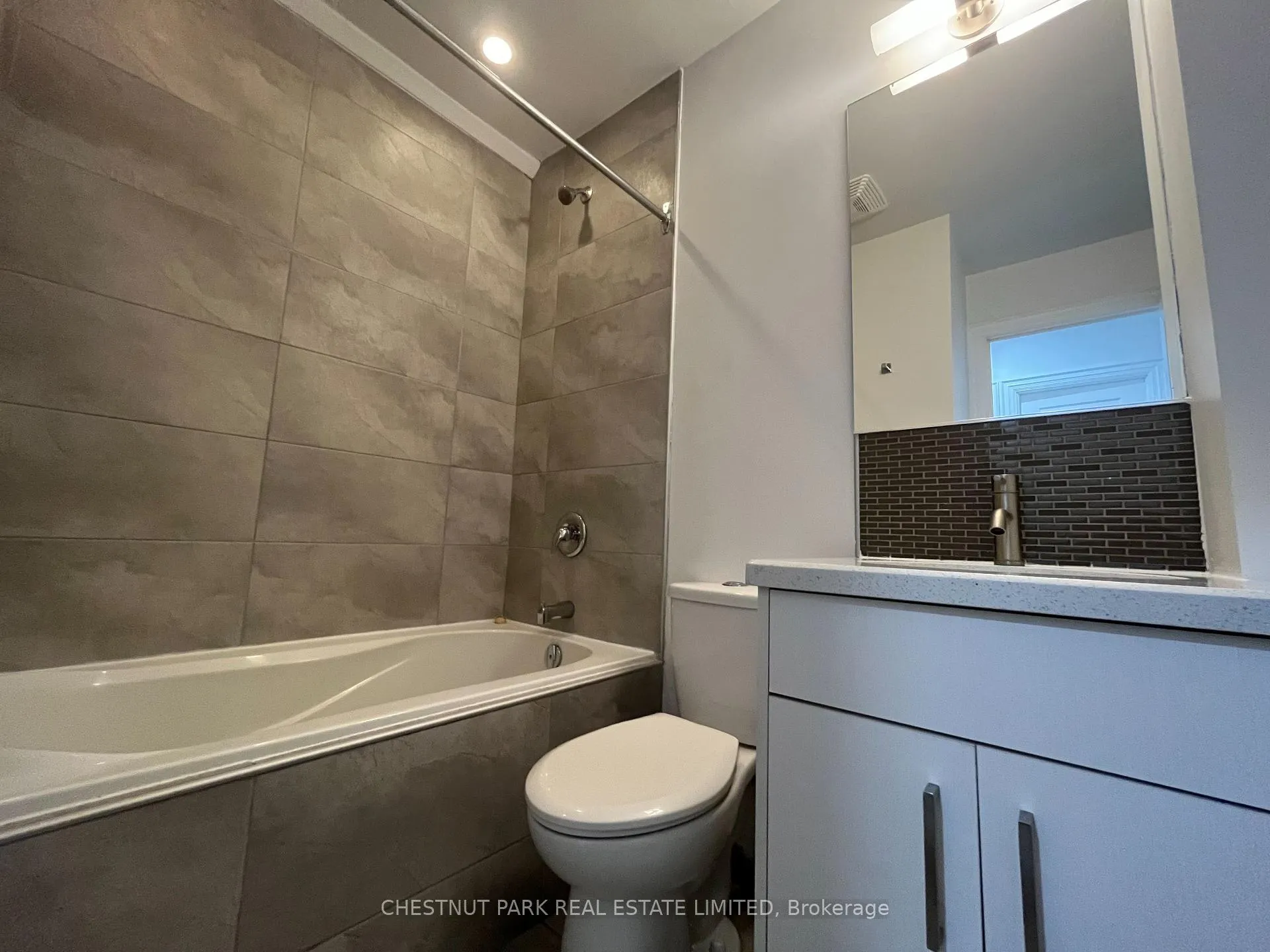 Photo 17 of Unit 304, 3443 Bathurst Street, Toronto, Bedford Park-Nortown — HOMEH