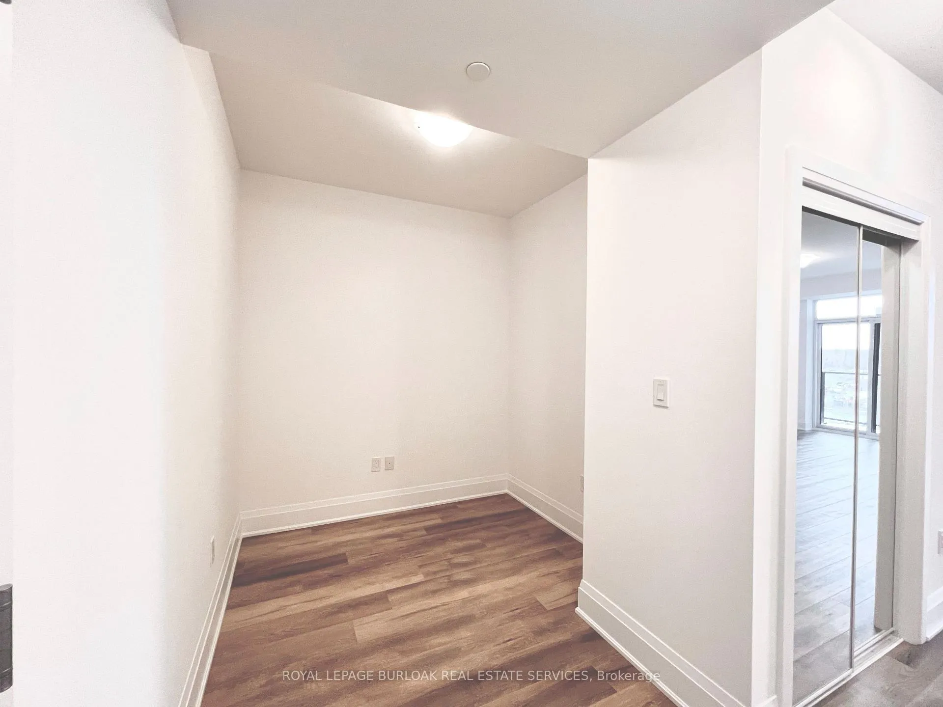 Photo 4 of Unit 415, 470 Dundas Street E, Hamilton, Waterdown — HOMEH