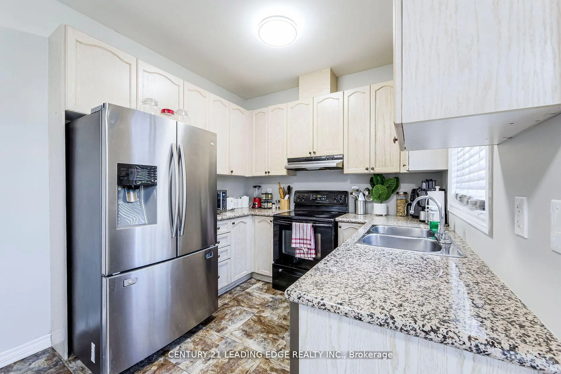 Photo 14 of 96 Nelson Street N, Clarington, Bowmanville — HOMEH