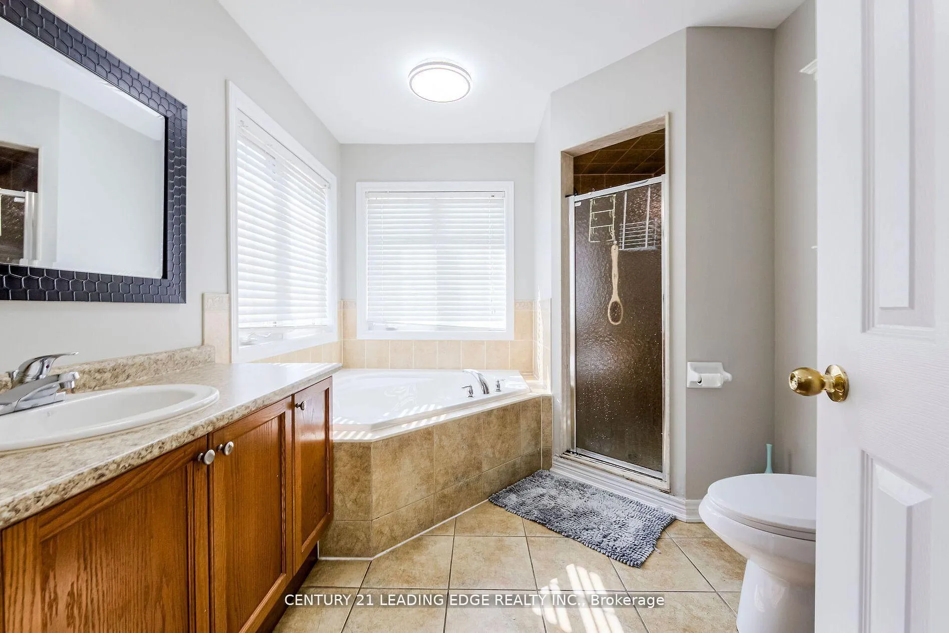 Photo 24 of 96 Nelson Street N, Clarington, Bowmanville — HOMEH