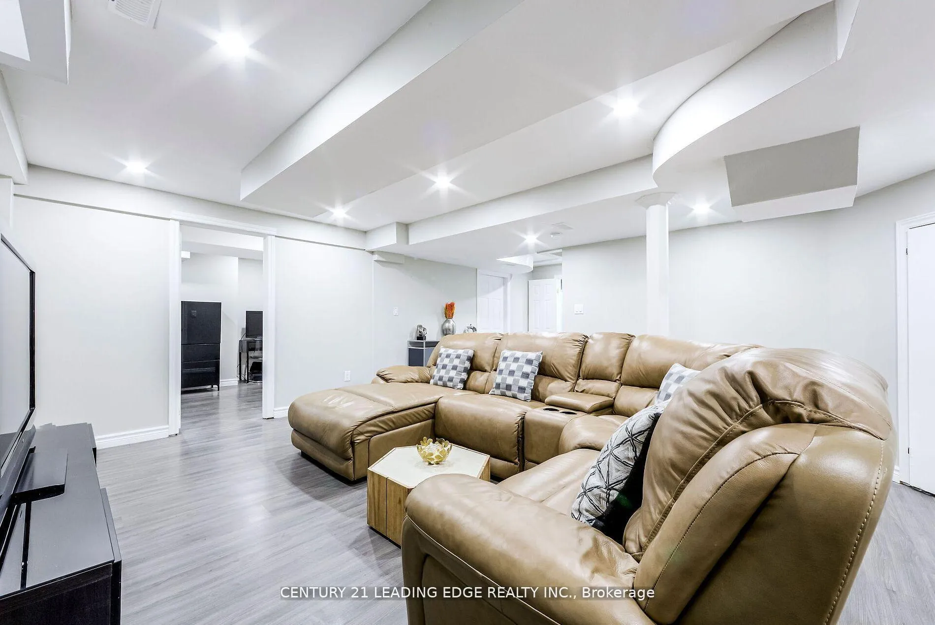 Photo 32 of 96 Nelson Street N, Clarington, Bowmanville — HOMEH