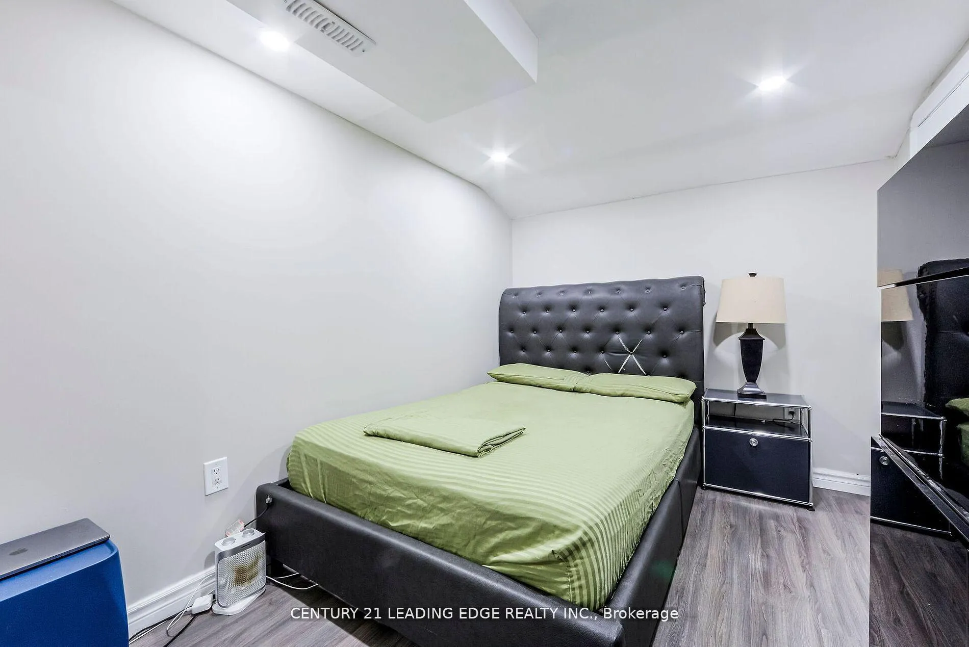 Photo 35 of 96 Nelson Street N, Clarington, Bowmanville — HOMEH