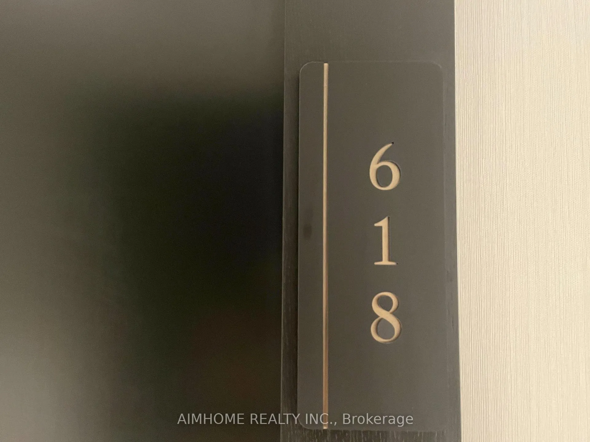 Photo 3 of Unit 618, 117 Broadway Avenue, Toronto, Mount Pleasant West — HOMEH