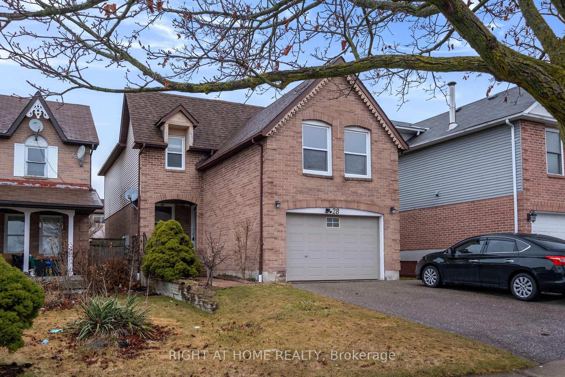 Photo 1 of 28 Chapman Drive, Ajax, Central — HOMEH