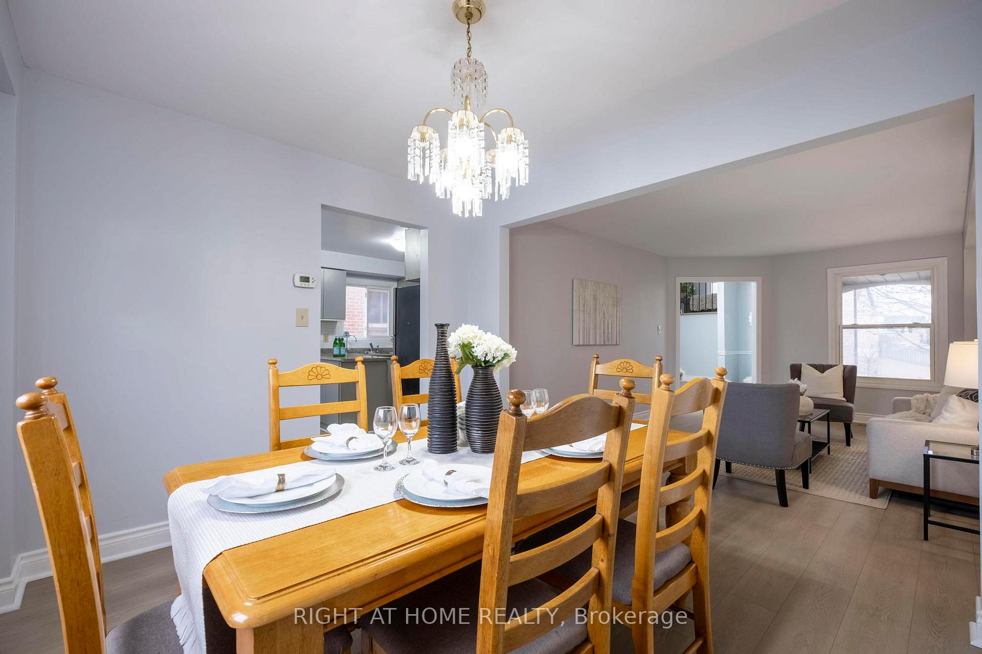 Photo 12 of 28 Chapman Drive, Ajax, Central — HOMEH