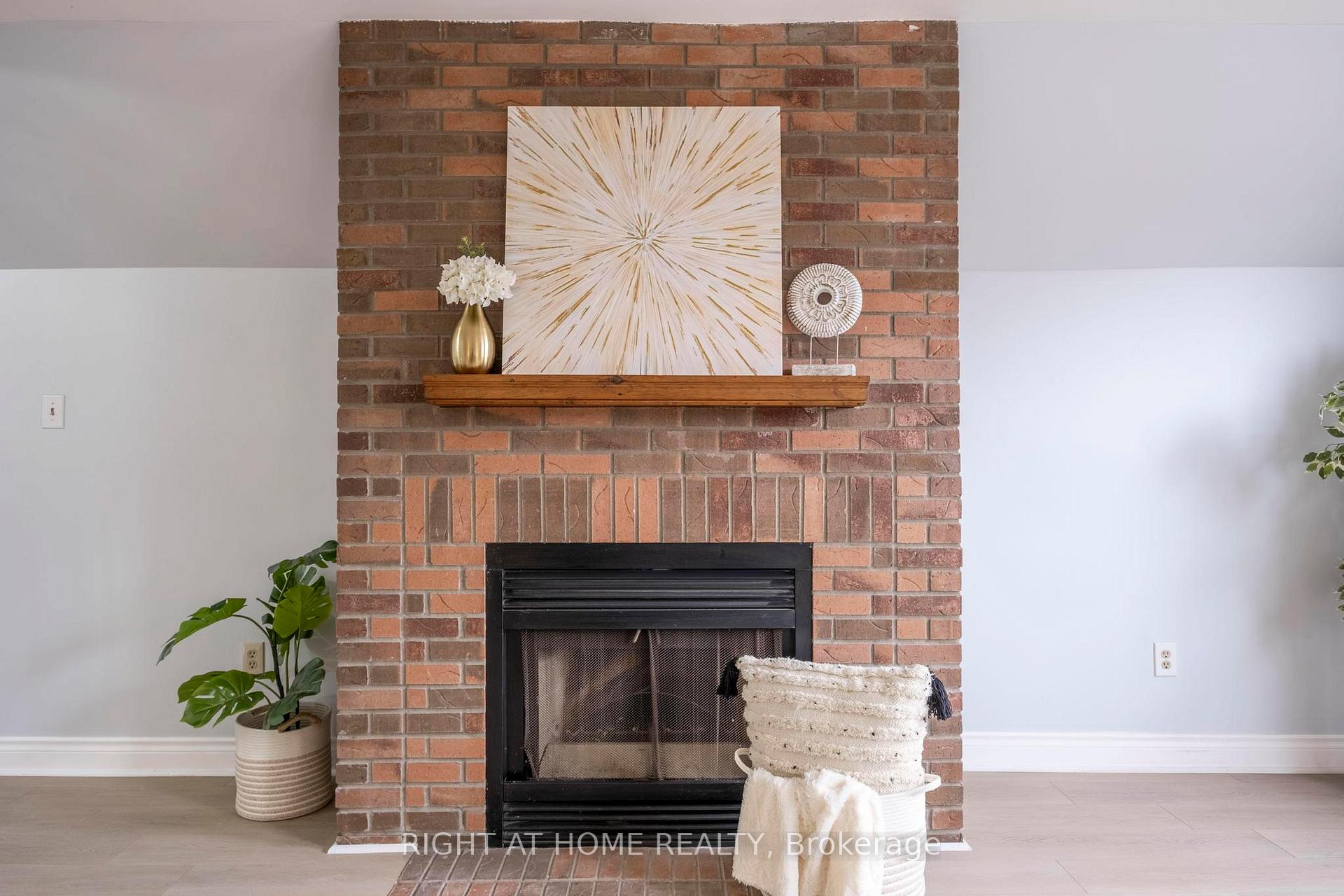 Photo 24 of 28 Chapman Drive, Ajax, Central — HOMEH