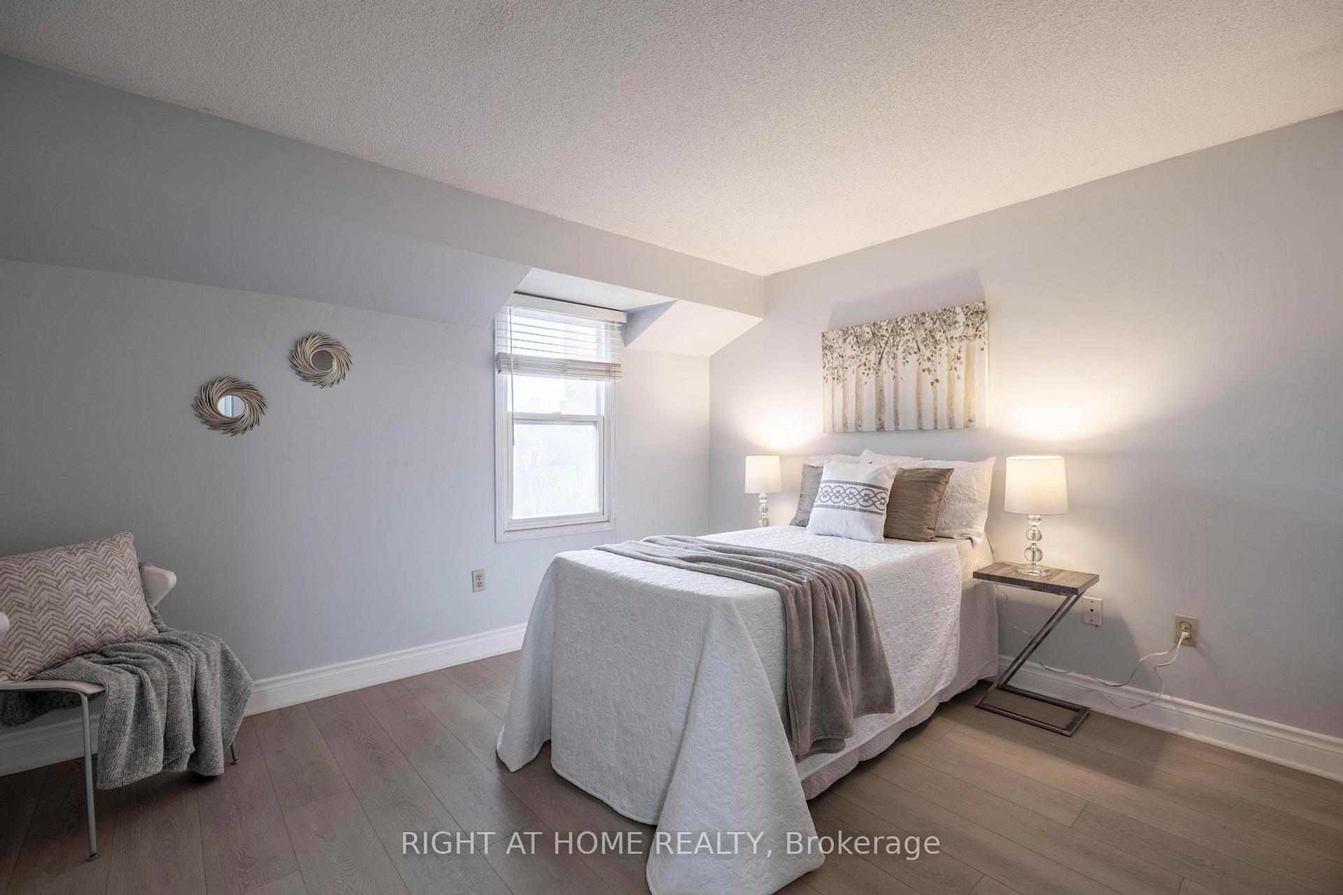 Photo 26 of 28 Chapman Drive, Ajax, Central — HOMEH