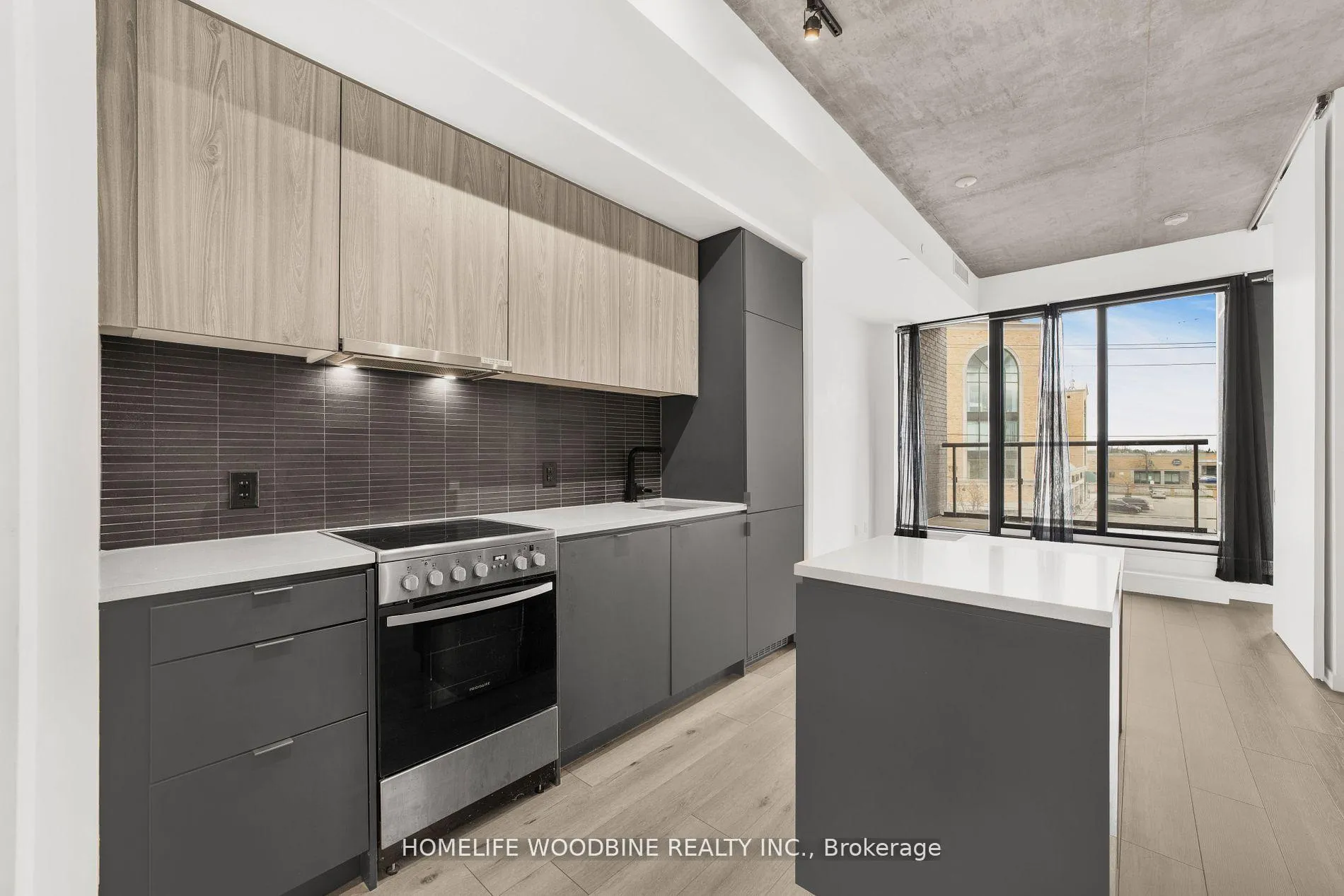 Photo 5 of Unit 210, 7 Smith Crescent S, Etobicoke, Stonegate-Queensway — HOMEH