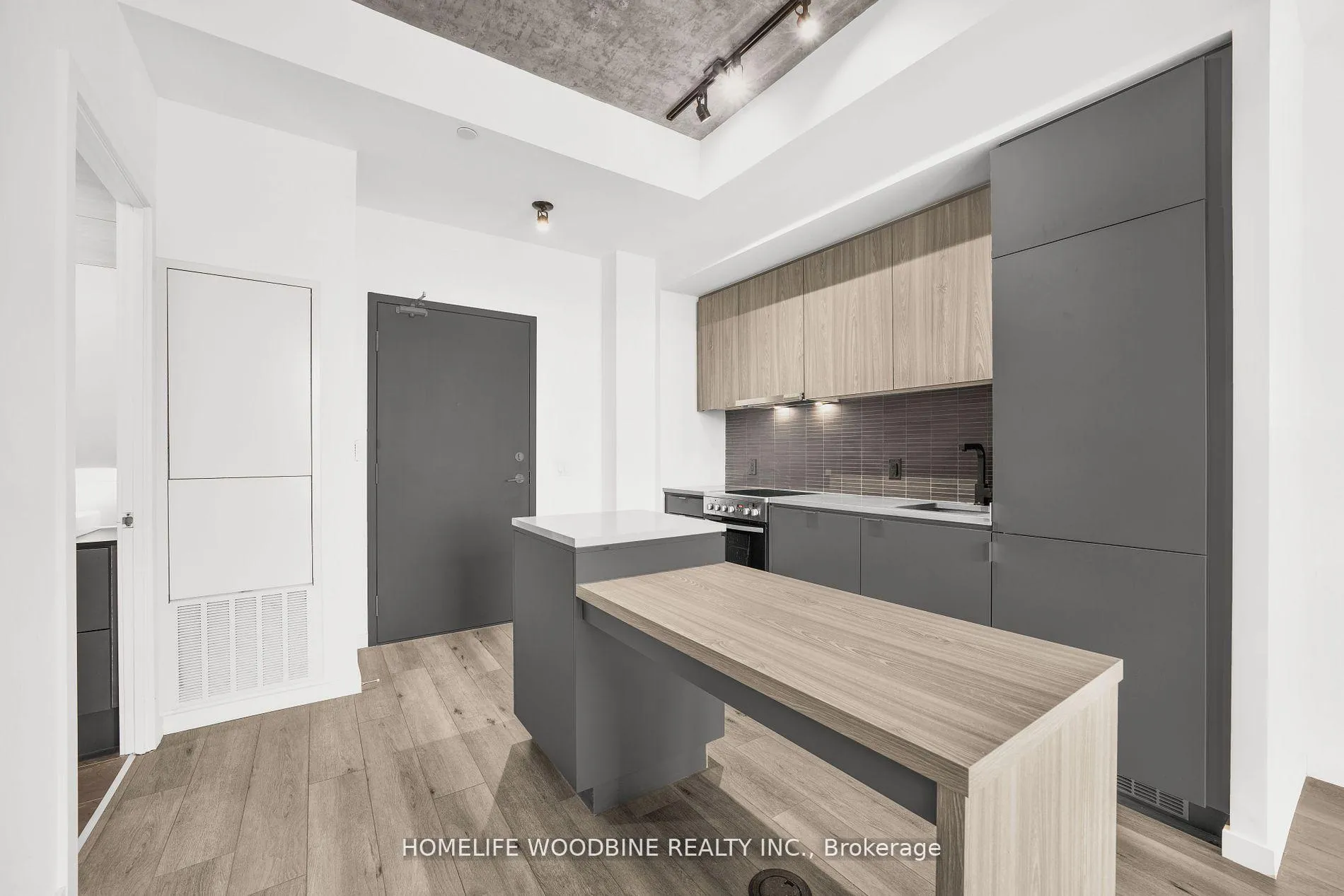 Photo 11 of Unit 210, 7 Smith Crescent S, Etobicoke, Stonegate-Queensway — HOMEH