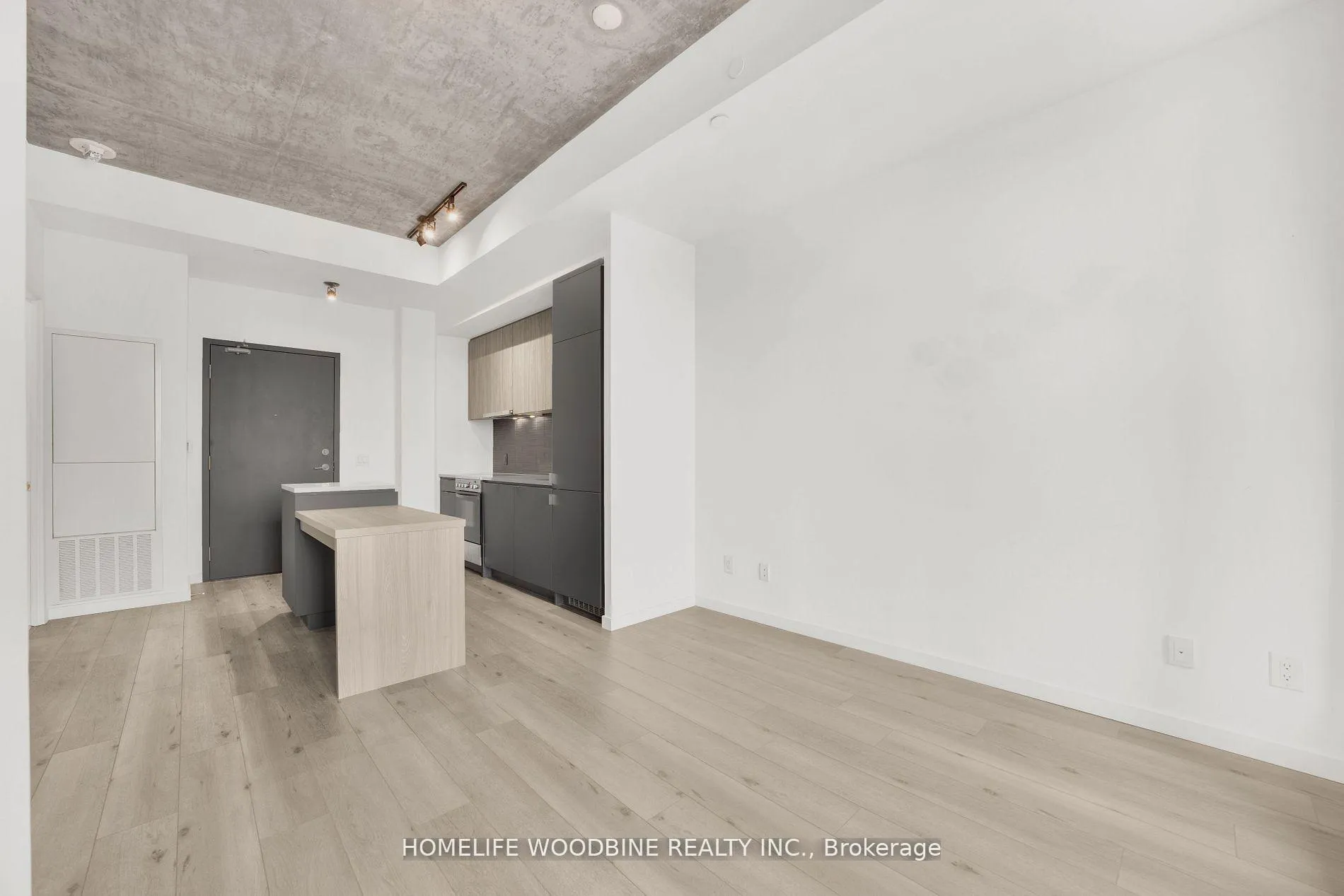 Photo 13 of Unit 210, 7 Smith Crescent S, Etobicoke, Stonegate-Queensway — HOMEH