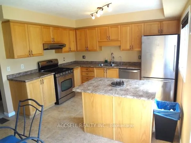 Photo 4 of Unit D95, 175 David Bergey Drive, Kitchener — HOMEH