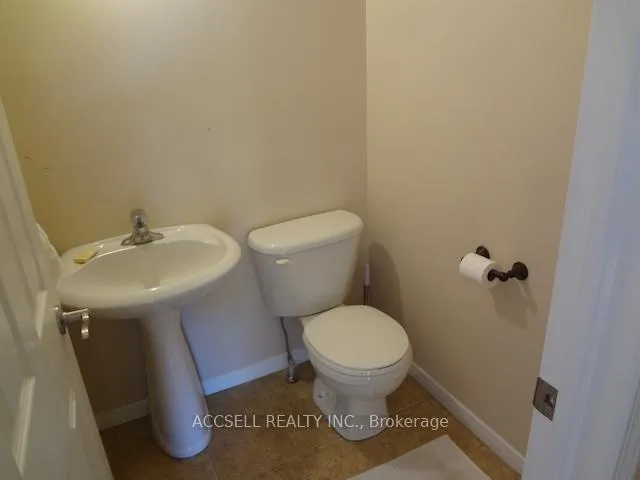 Photo 16 of Unit D95, 175 David Bergey Drive, Kitchener — HOMEH