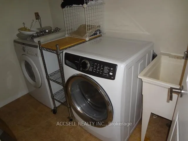 Photo 17 of Unit D95, 175 David Bergey Drive, Kitchener — HOMEH
