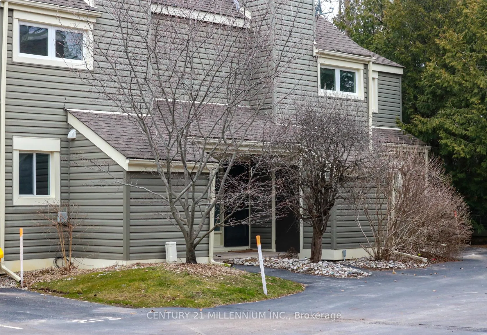 Front of 214 Escarpment Crescent