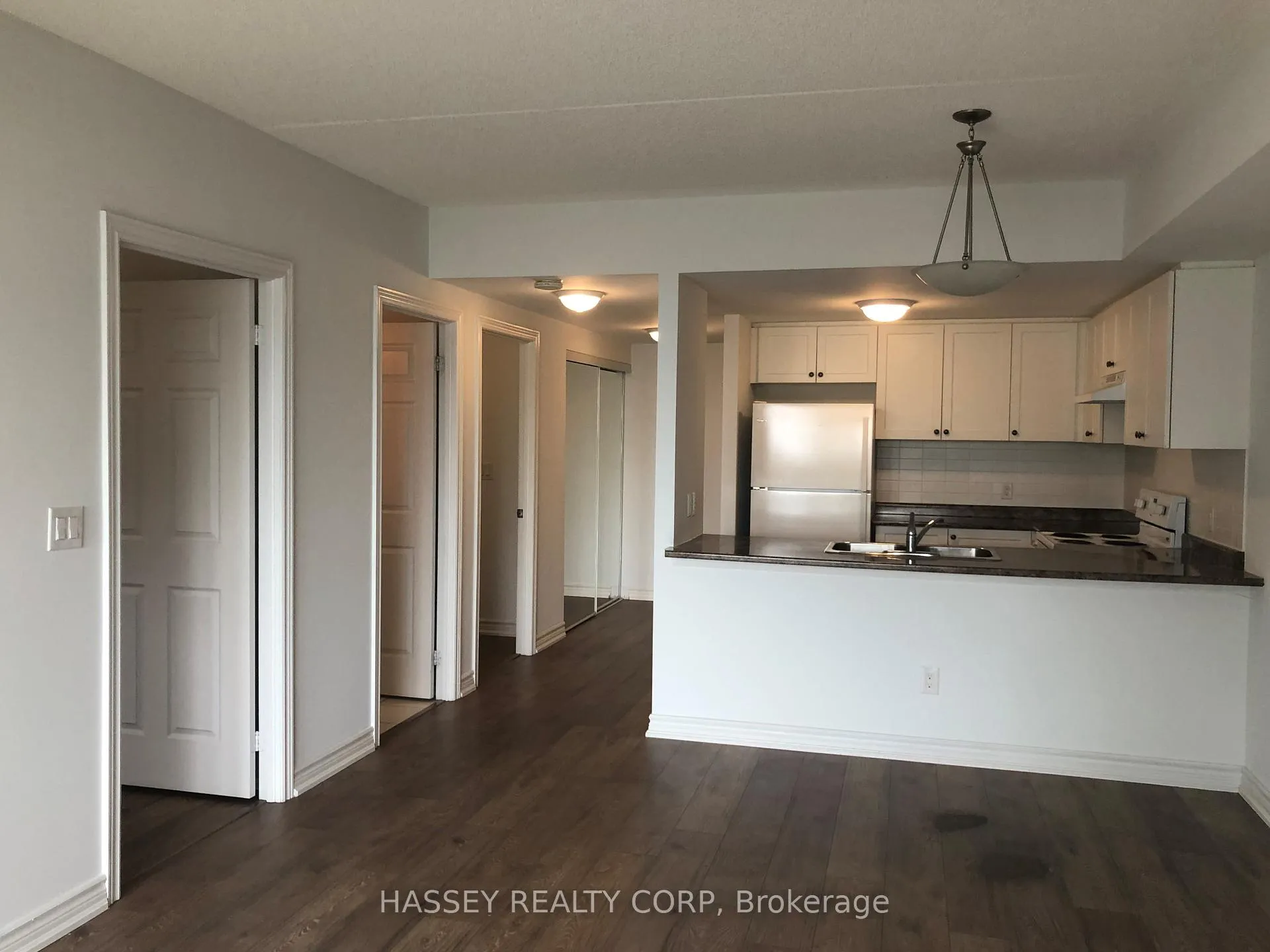 Photo 3 of Unit 107, 12 Royal Parkside Drive, Barrie, Innis-Shore — HOMEH