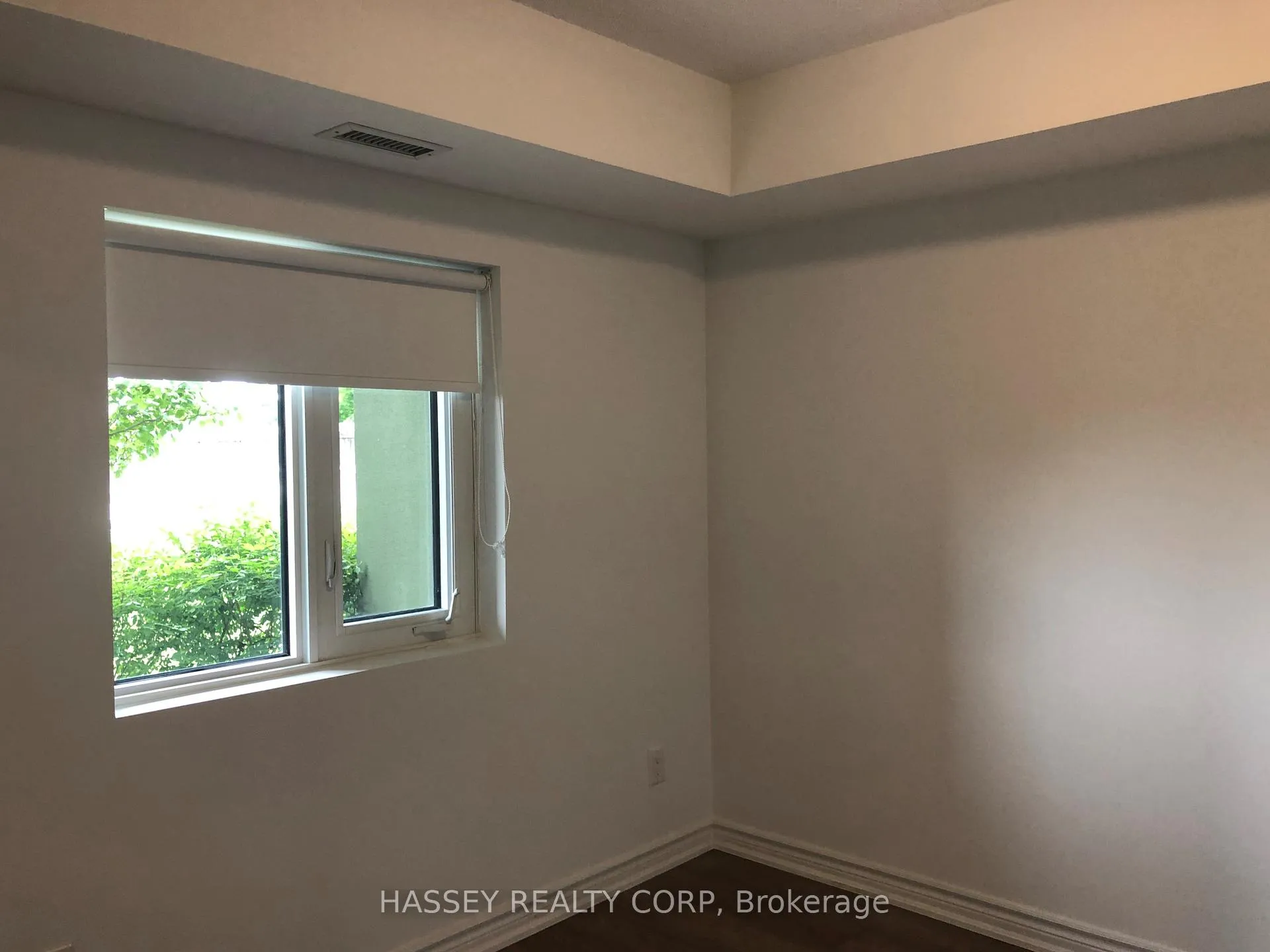 Photo 5 of Unit 107, 12 Royal Parkside Drive, Barrie, Innis-Shore — HOMEH