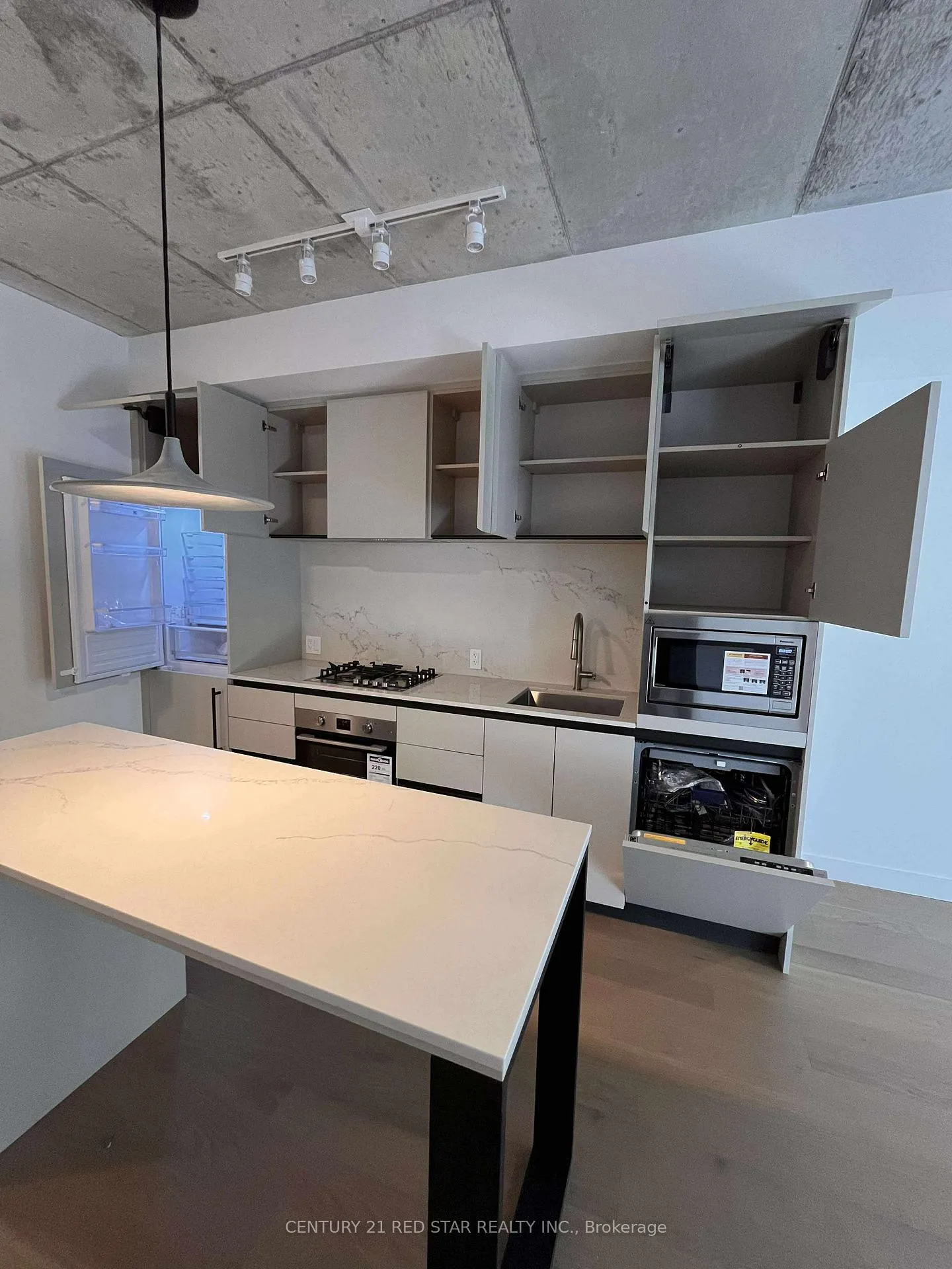 Photo 3 of Unit 211, 1720 Bayview Avenue, Toronto, Mount Pleasant East — HOMEH