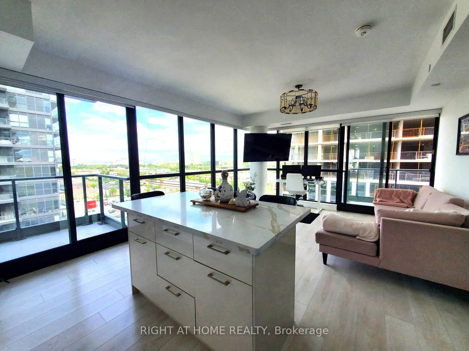 Photo 4 of Unit 1308, 33 Frederick Todd Way, Toronto, Thorncliffe Park — HOMEH