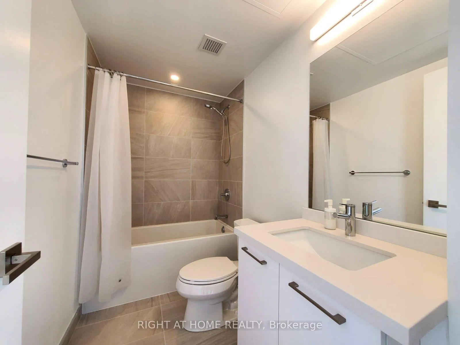 Photo 11 of Unit 1308, 33 Frederick Todd Way, Toronto, Thorncliffe Park — HOMEH