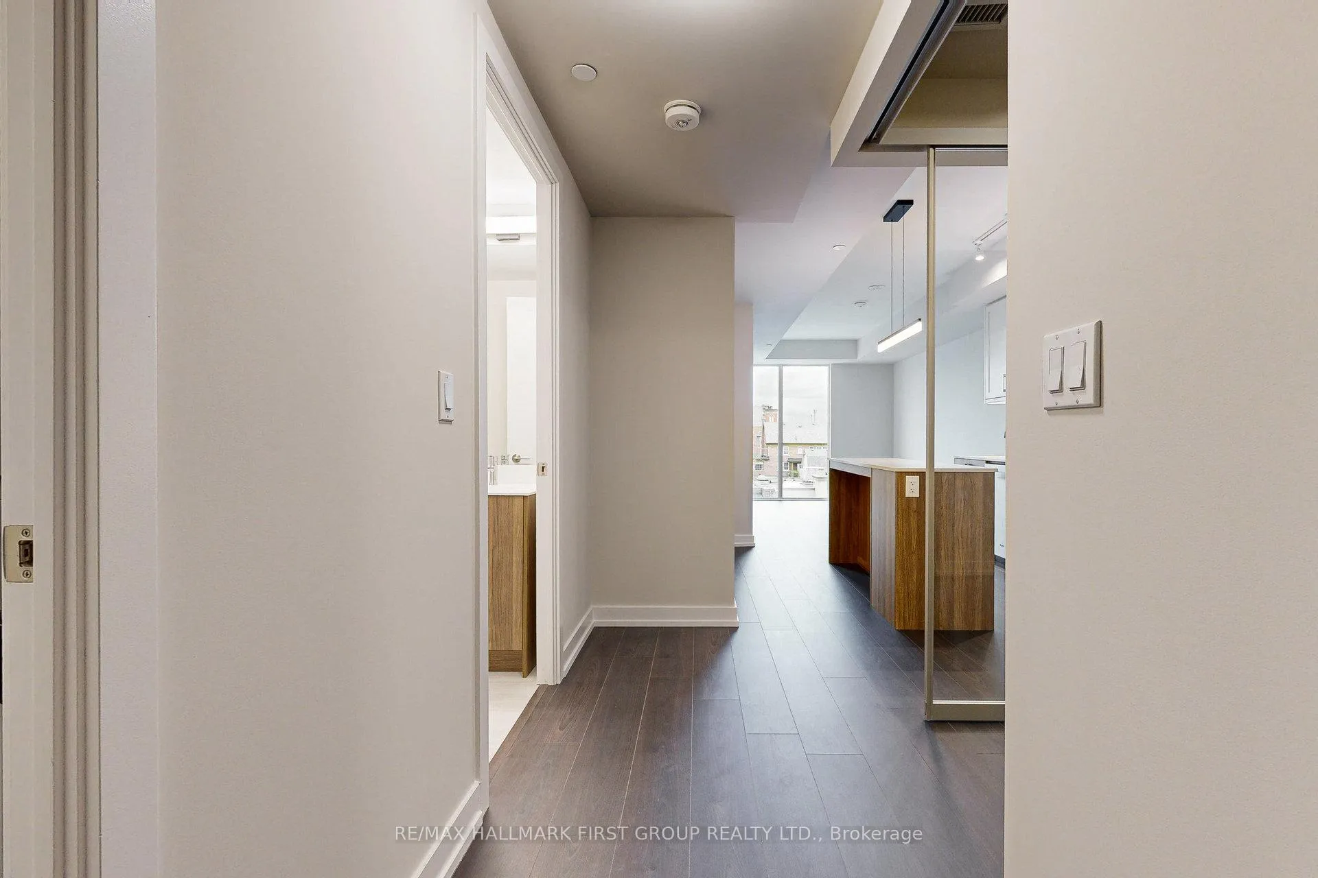 Photo 5 of Unit 327, 201 Brock Street S, Whitby, Downtown Whitby — HOMEH