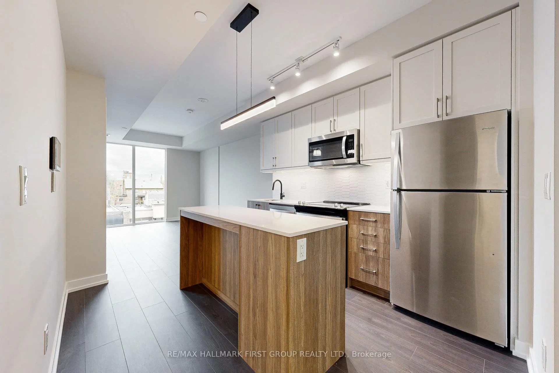 Photo 6 of Unit 327, 201 Brock Street S, Whitby, Downtown Whitby — HOMEH