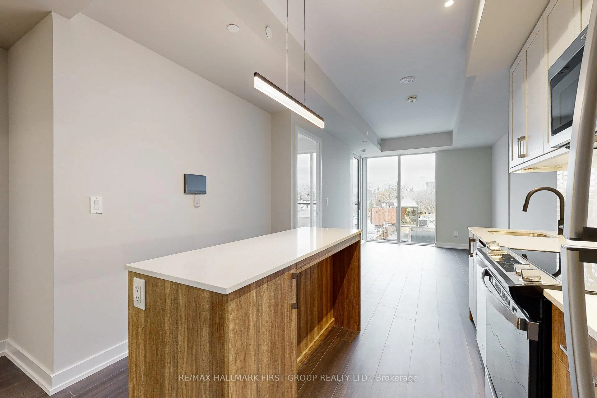Photo 7 of Unit 327, 201 Brock Street S, Whitby, Downtown Whitby — HOMEH