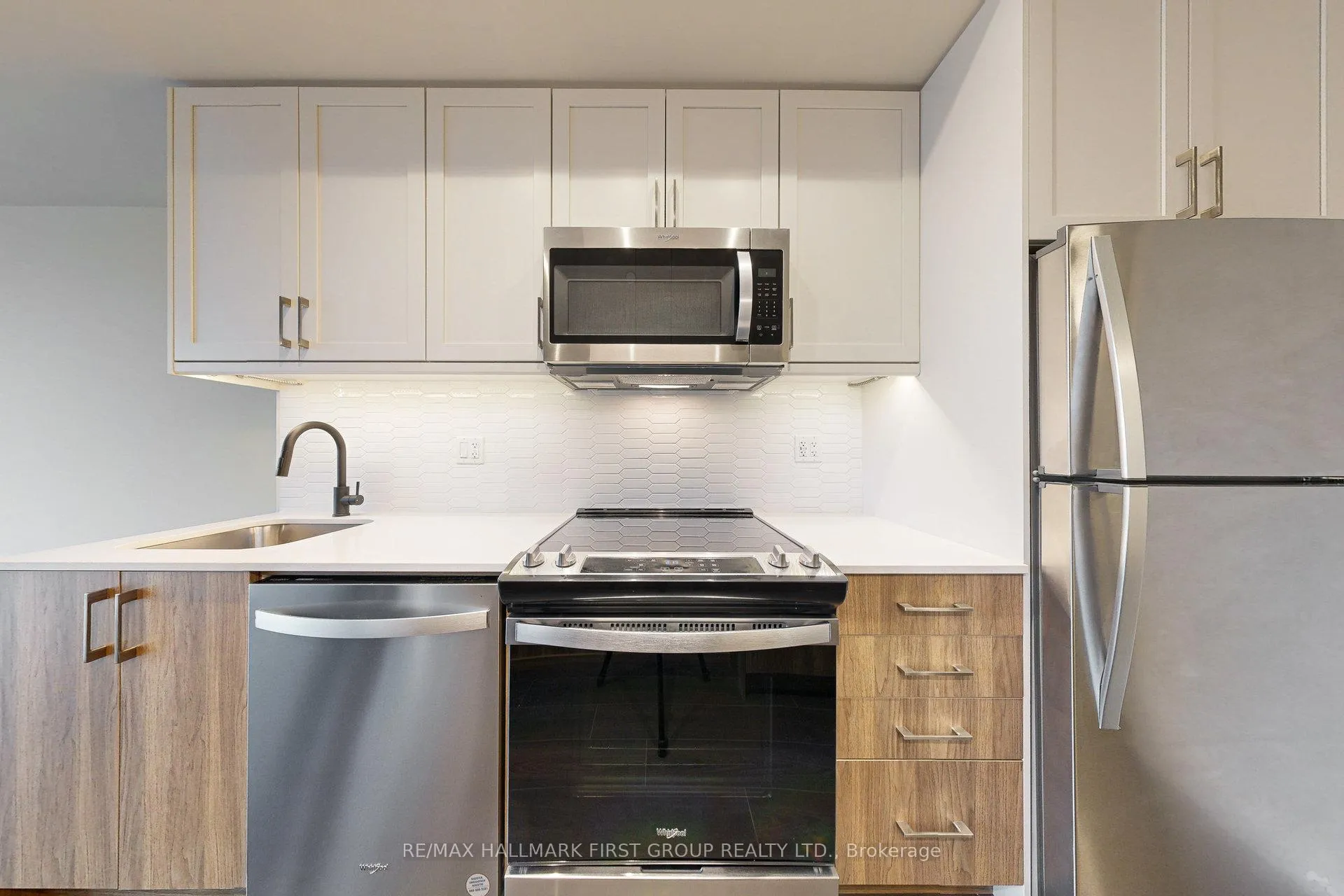 Photo 9 of Unit 327, 201 Brock Street S, Whitby, Downtown Whitby — HOMEH