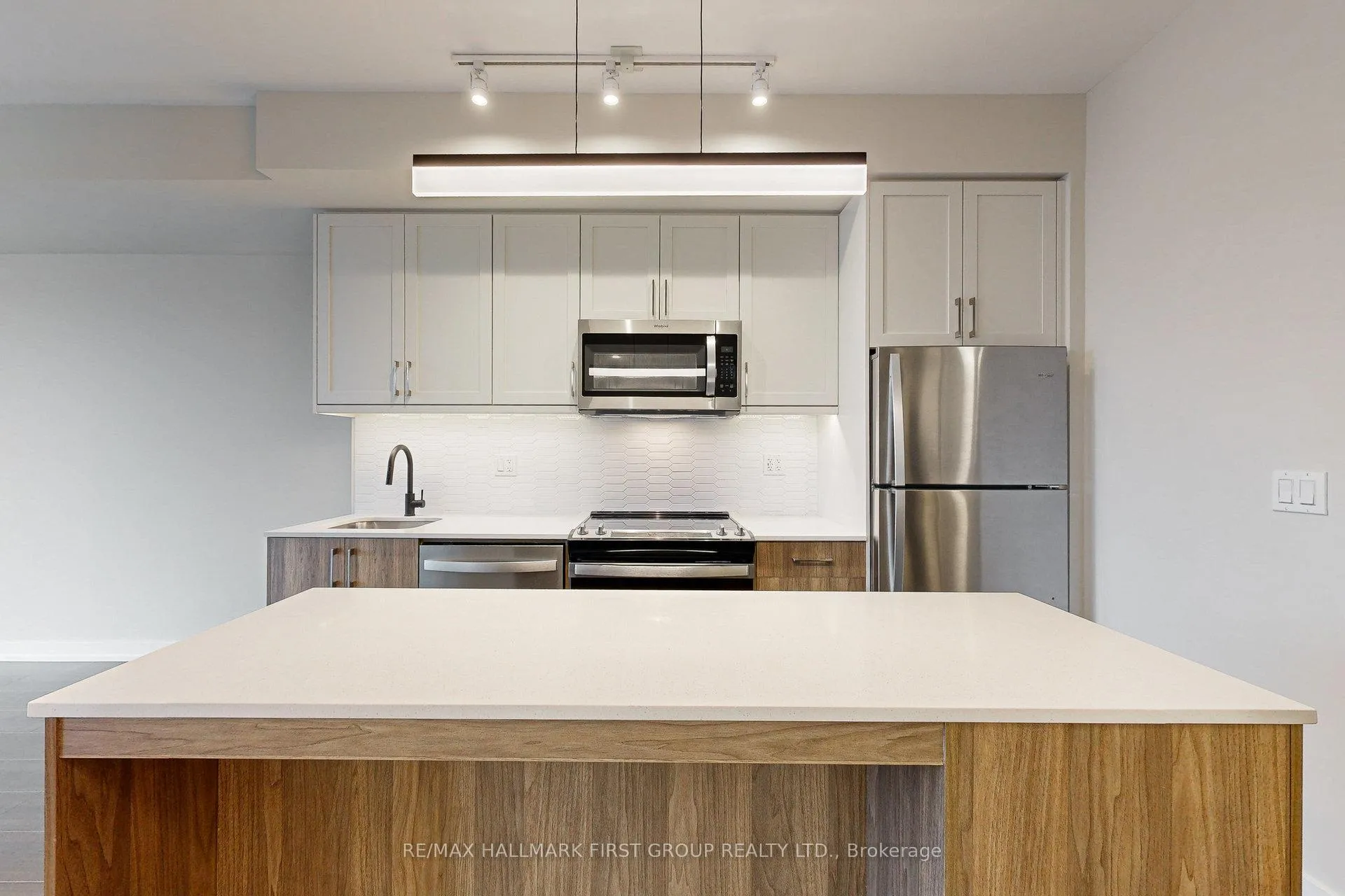 Photo 11 of Unit 327, 201 Brock Street S, Whitby, Downtown Whitby — HOMEH
