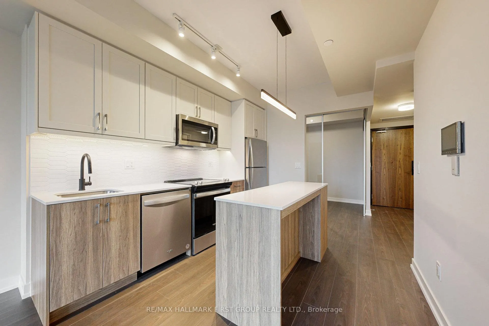 Photo 12 of Unit 327, 201 Brock Street S, Whitby, Downtown Whitby — HOMEH