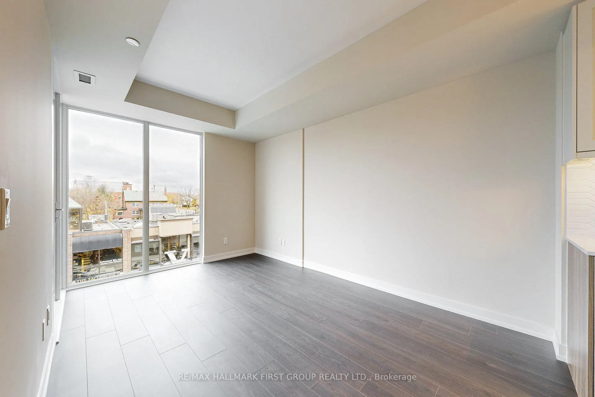 Photo 13 of Unit 327, 201 Brock Street S, Whitby, Downtown Whitby — HOMEH